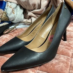 Calvin Klein Pumps